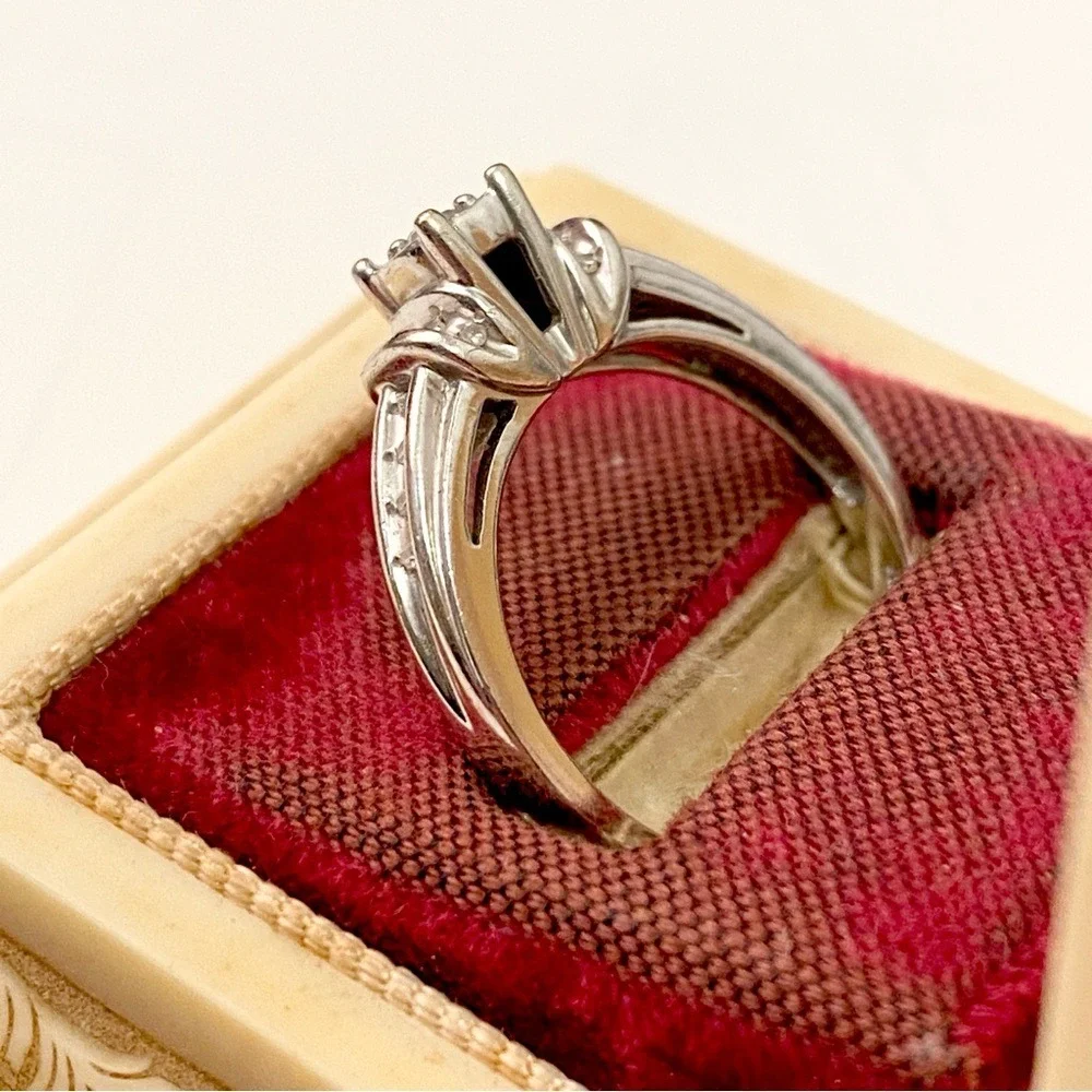 10KT 10K White Gold Diamond Ring‎ Sz 6.75